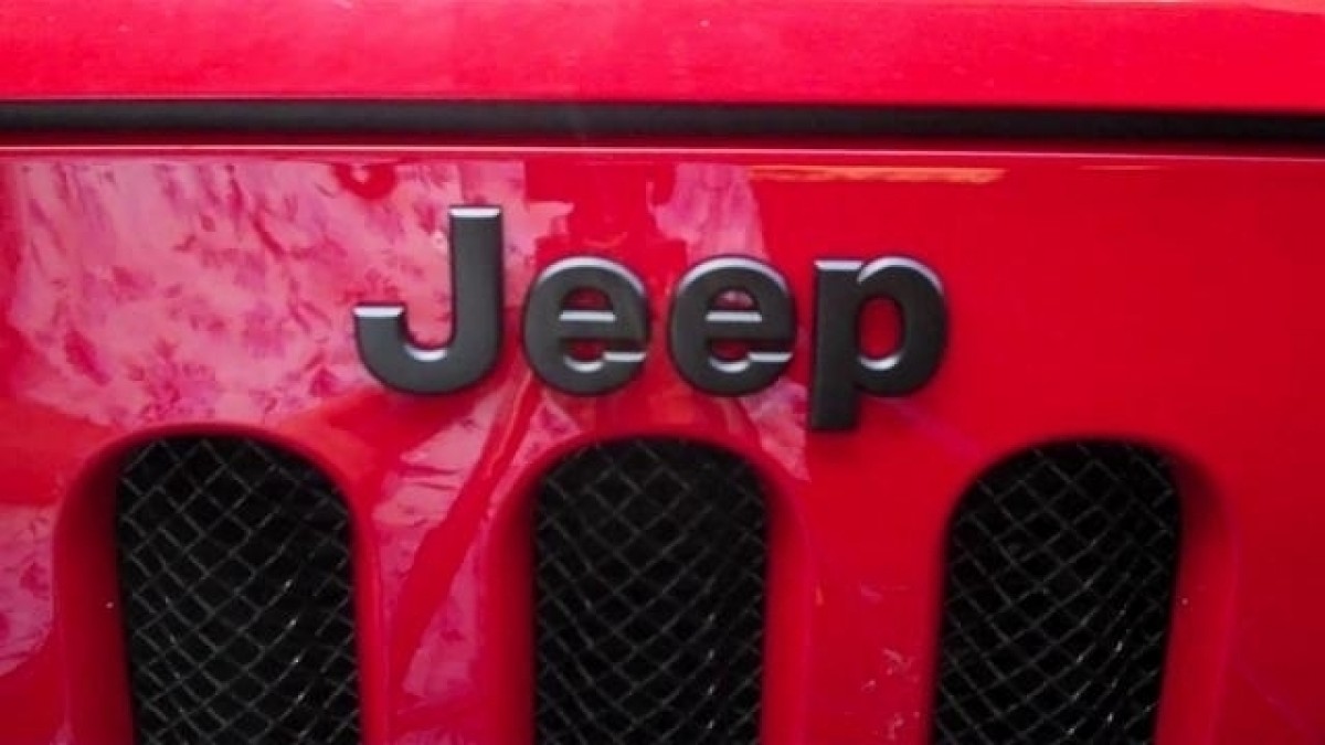 68185492aa_emblem_black_jeep_2.jpg