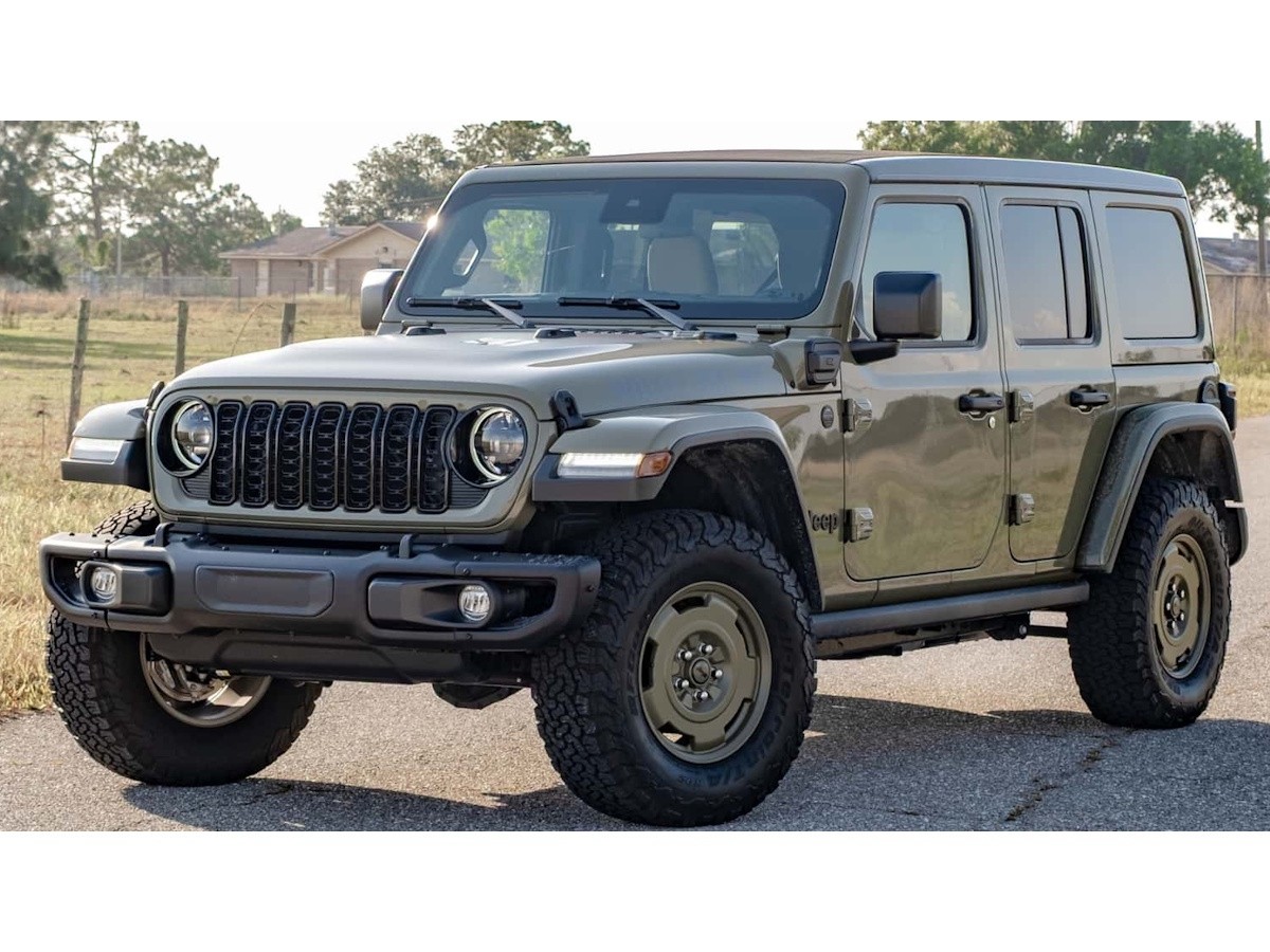 Mopar 17x7.5 Inch Willy's 41 Edition Aluminum Wheel With Olive