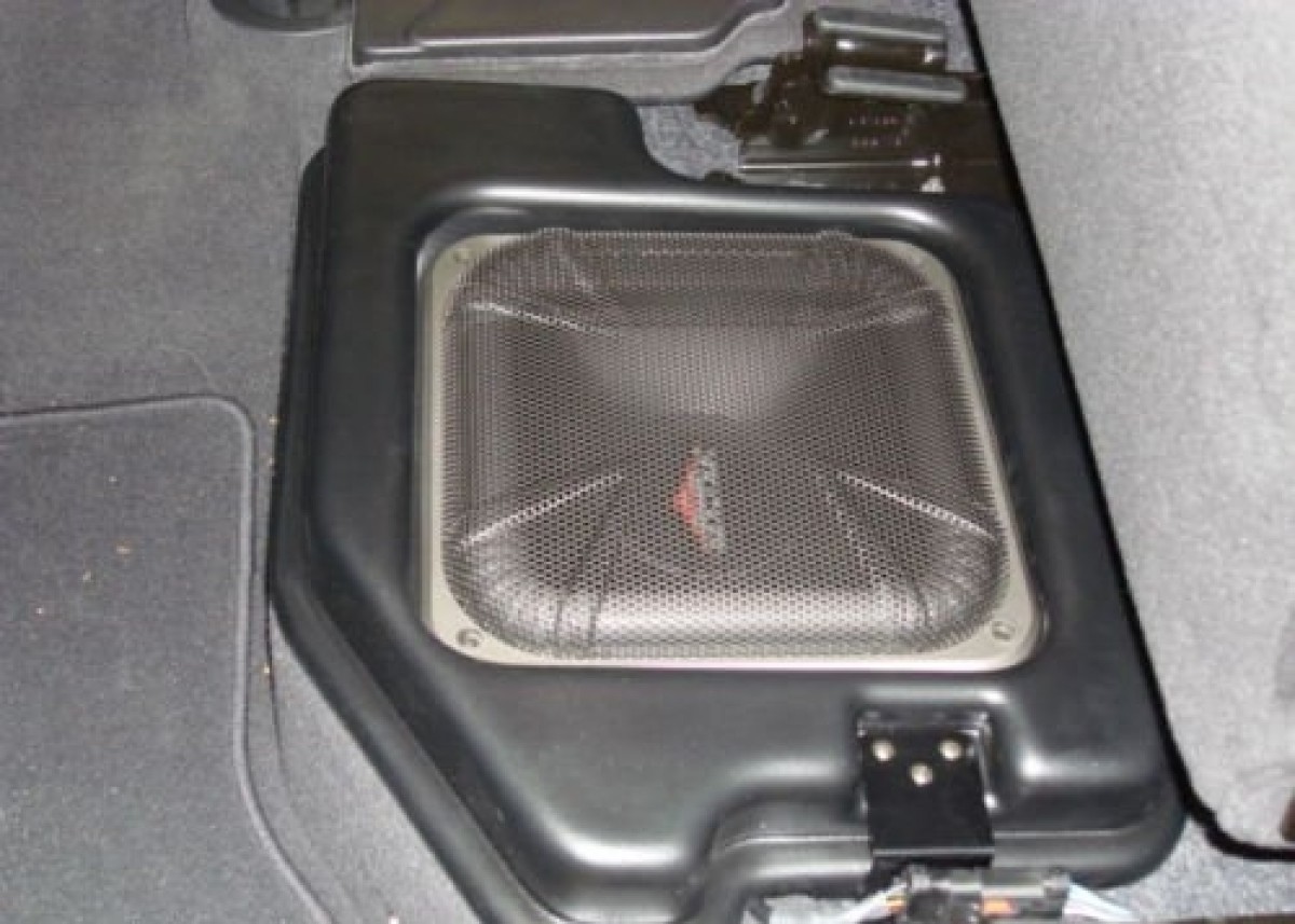 2017 ram 1500 subwoofer