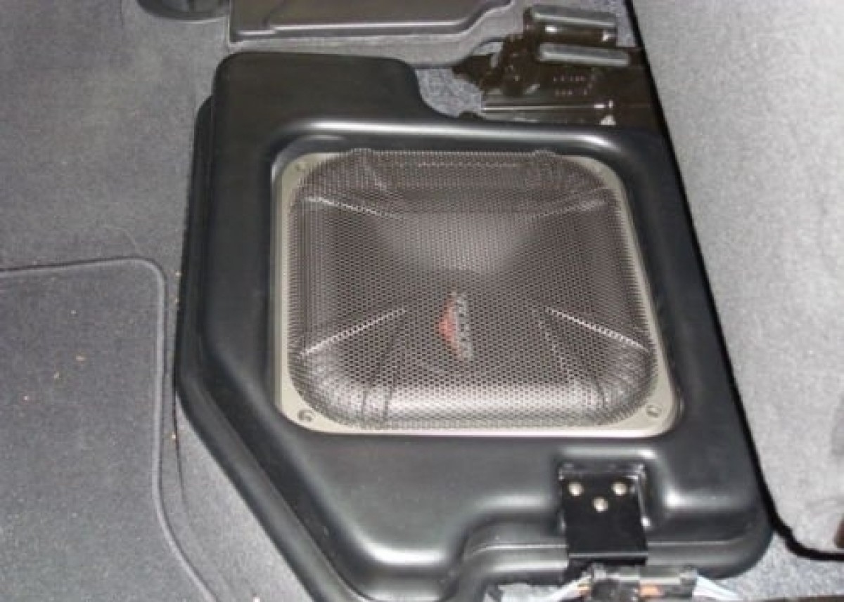 ram 1500 subwoofer