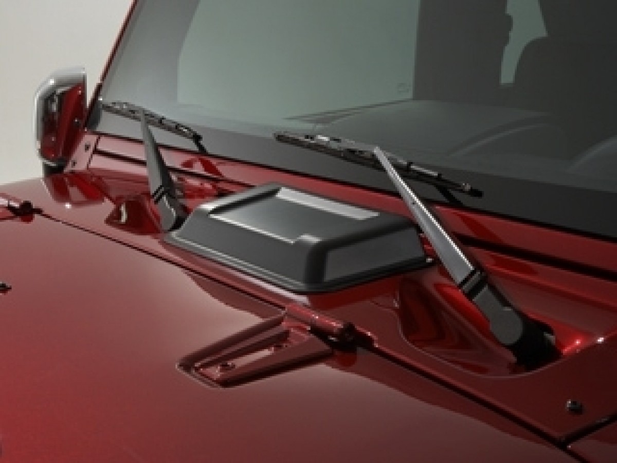 Mopar Hood Scoop Black - 135212RR | All Mopar Parts