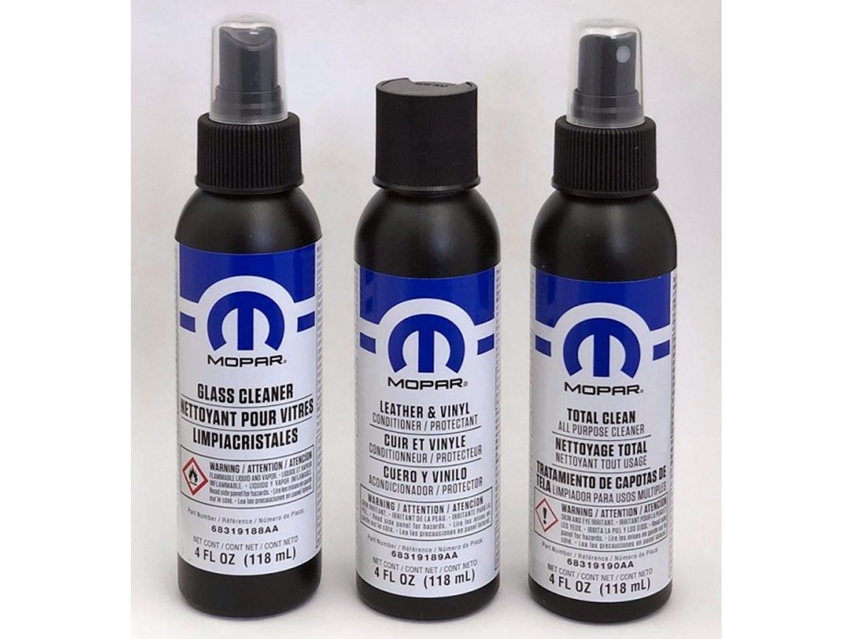 クマラー Buy Mopar Car Care Kit With Glass Cleaner / Leather & Vinyl