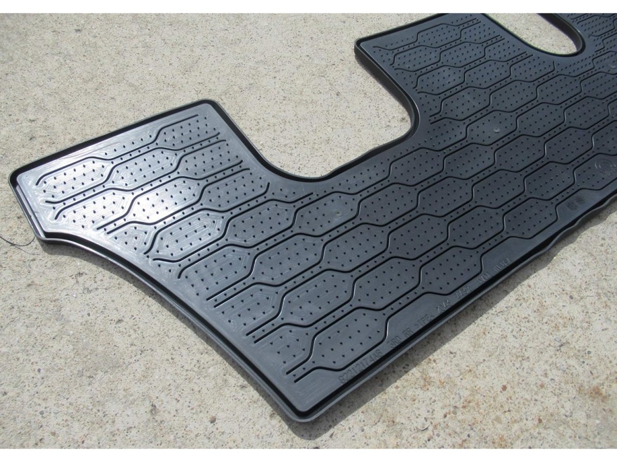 Buy Mopar Rubber Mat Third Row Black For 60/40 Second Row Bench