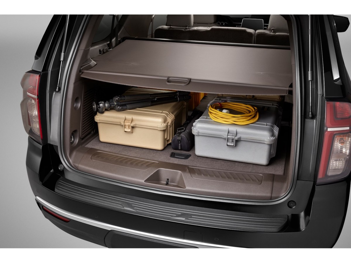 Chevrolet Retractable Vinyl Cargo Area Security Shade In Very Dark