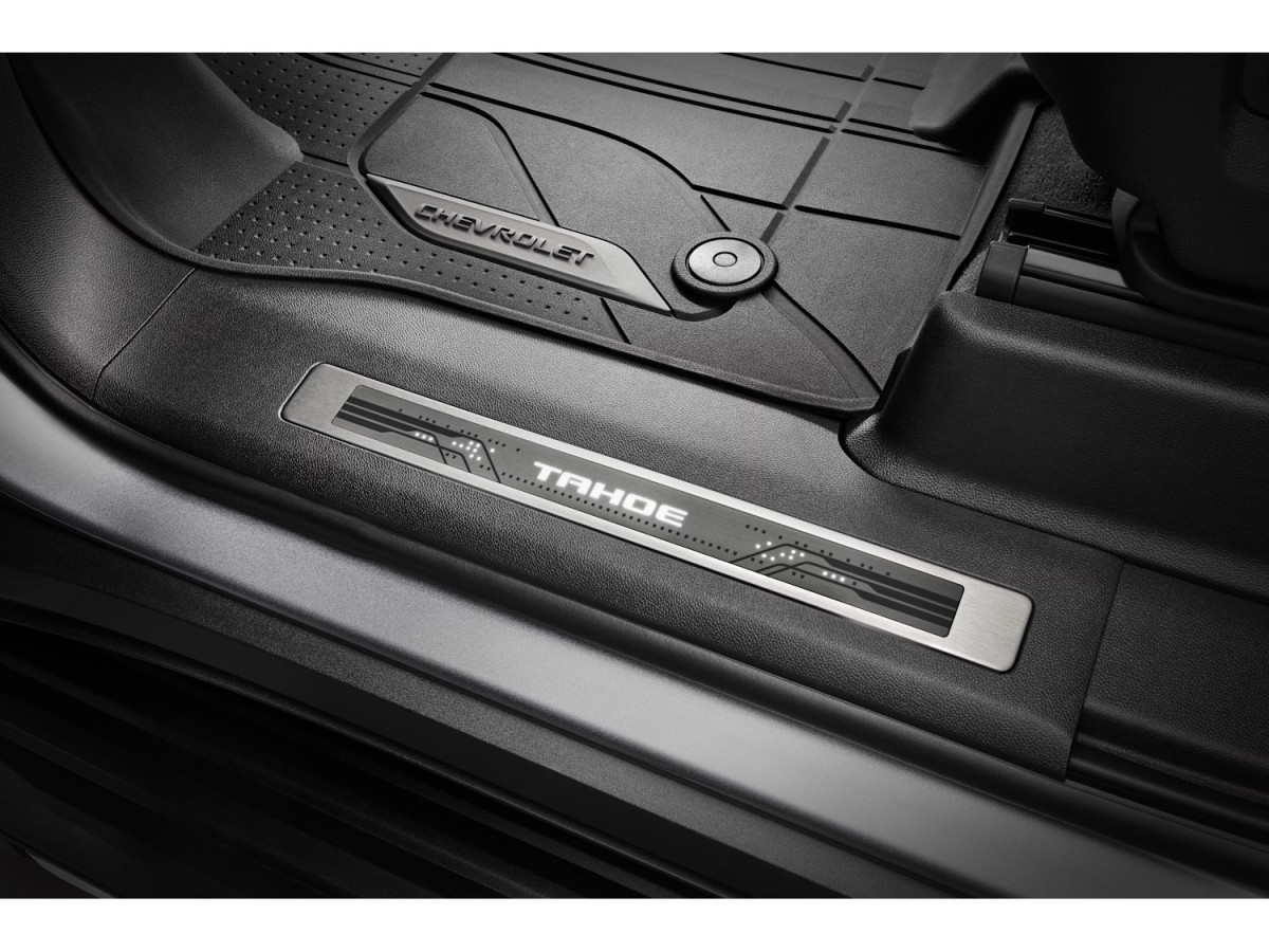 Genuine Chevrolet Illuminated Front And Rear Door Sill Genuine Chevrolet Illuminated Front And Rear Door Sill