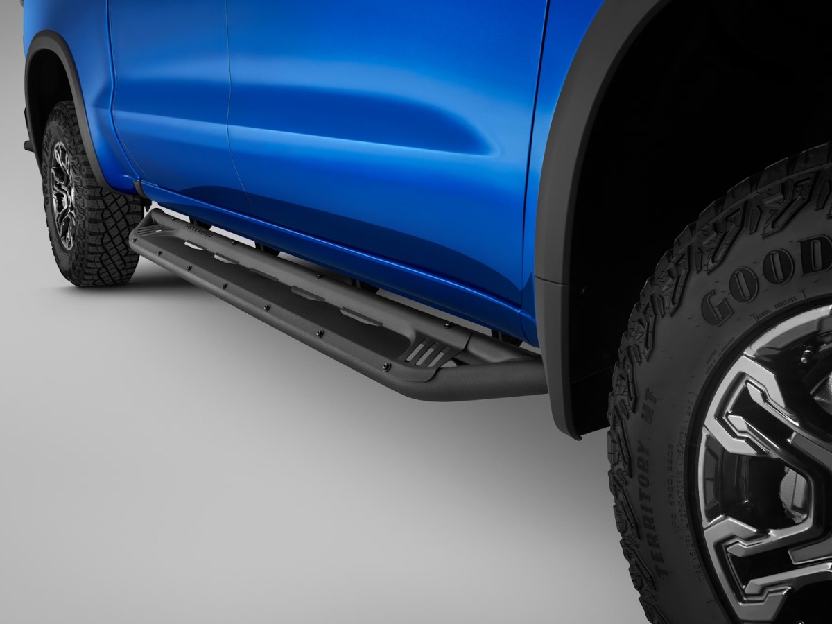 ヨシナリ　４脚セット Chevrolet Sport Step Assist Steps In Black With Silverado Logo For