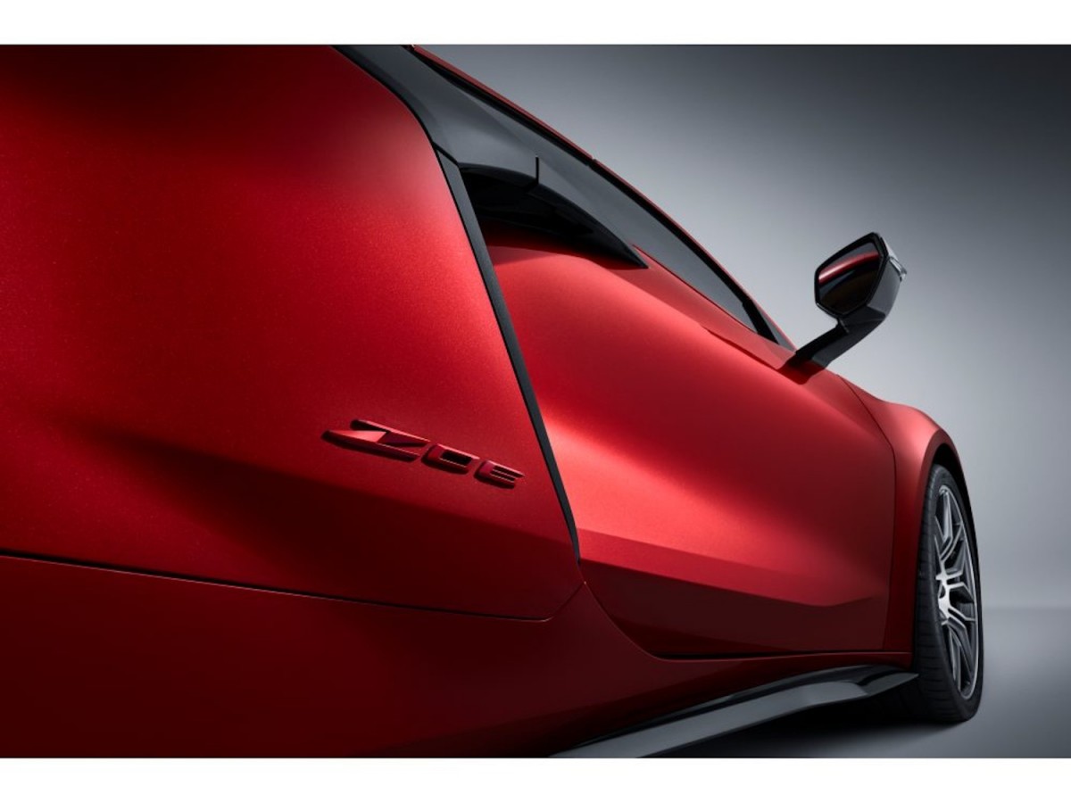 Chevrolet Z06 Side Emblems In Propel Red - 86563305 | Chevy Parts Pros