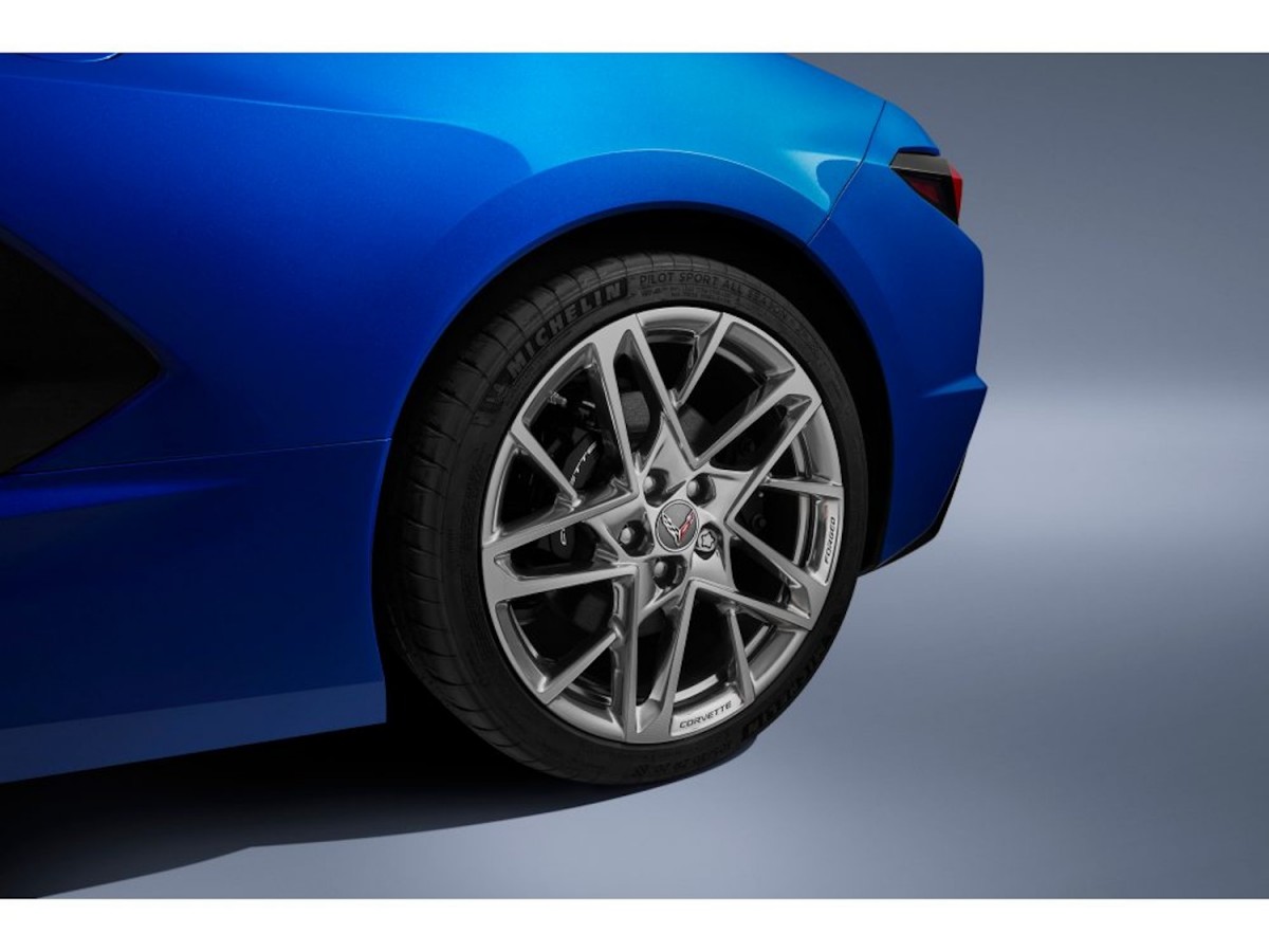 Chevrolet 20x11-Inch Forged Aluminum Multi-Spoke Rear Wheel In